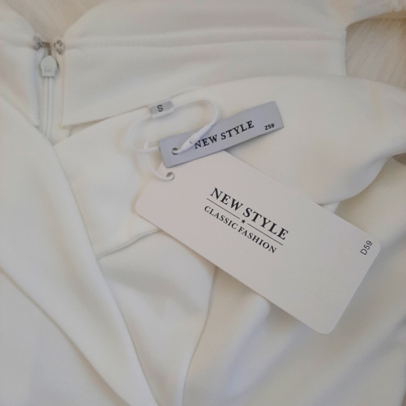 *FINAL SALE* NWT White Off-The-Shoulder Bridal Wedding Maxi Dress - Picture 8 of 8